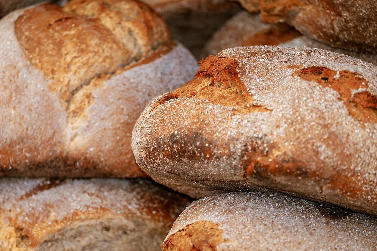 loaf, bread, loaf of bread, fresh, baked, bread crust, crispy, natural product, food, baked goods, calories, carbohydrates, farmers bread, bread, bread, bread, bread, bread